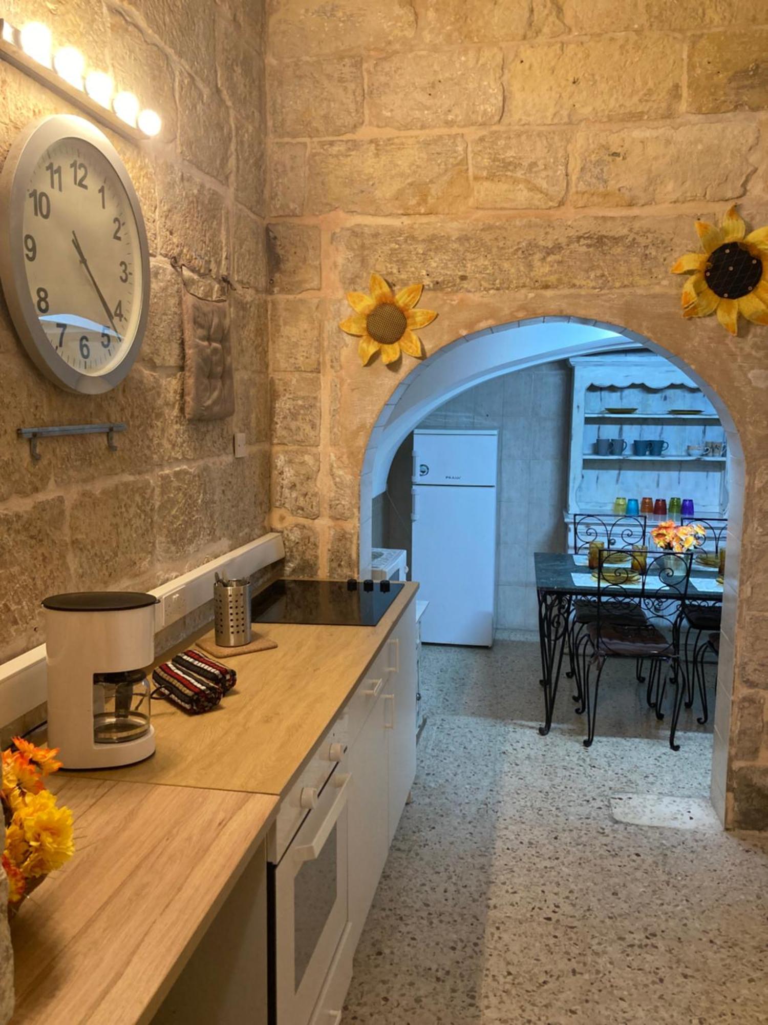 Charming Central Townhouse In Sliema Steps From Promenade And Sliema Ferry公寓 外观 照片