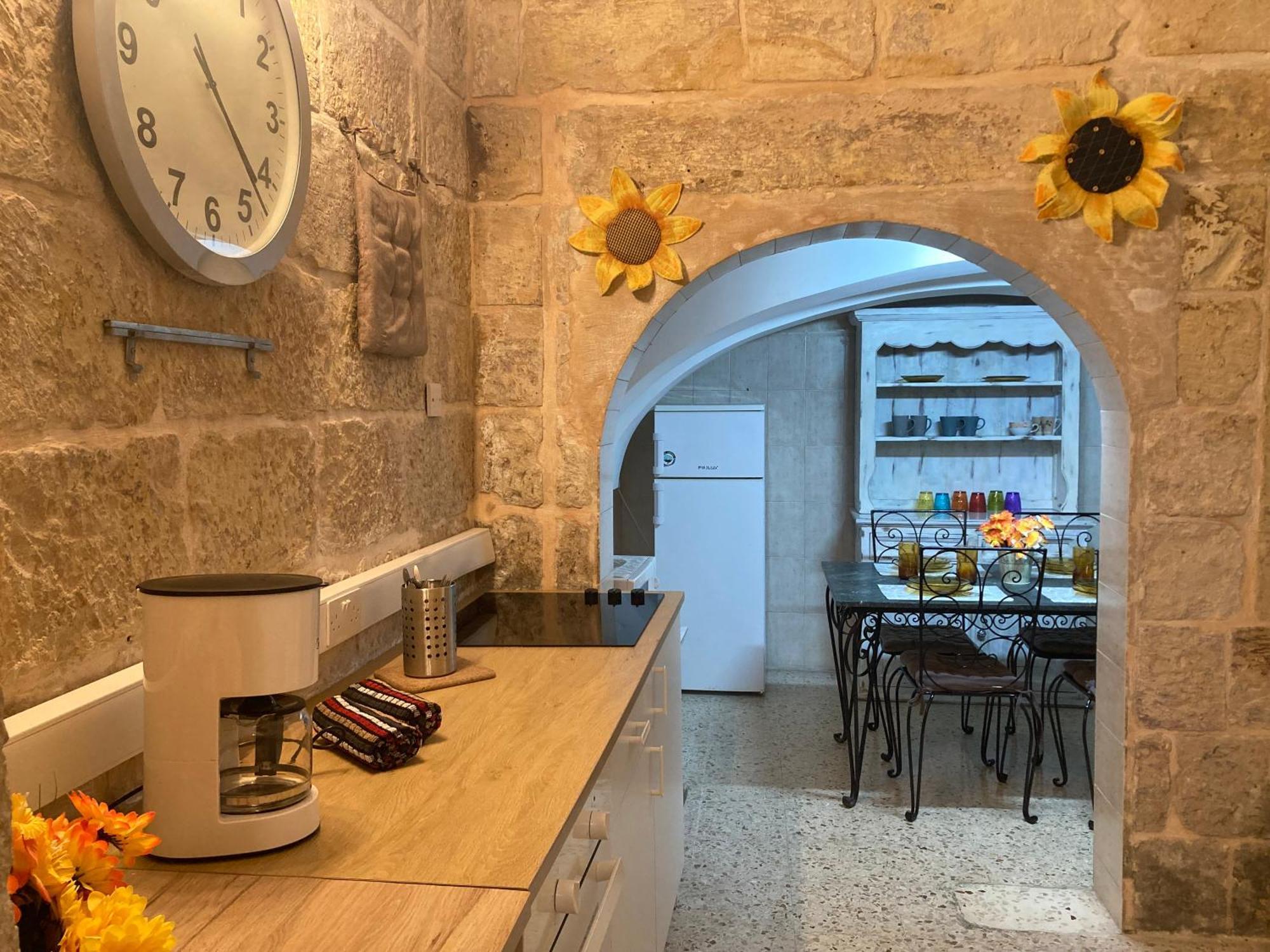 Charming Central Townhouse In Sliema Steps From Promenade And Sliema Ferry公寓 外观 照片